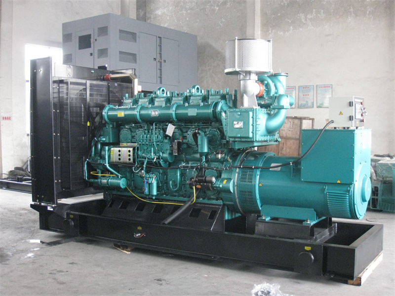 海林200KW 柴油发电机的油耗是多少？